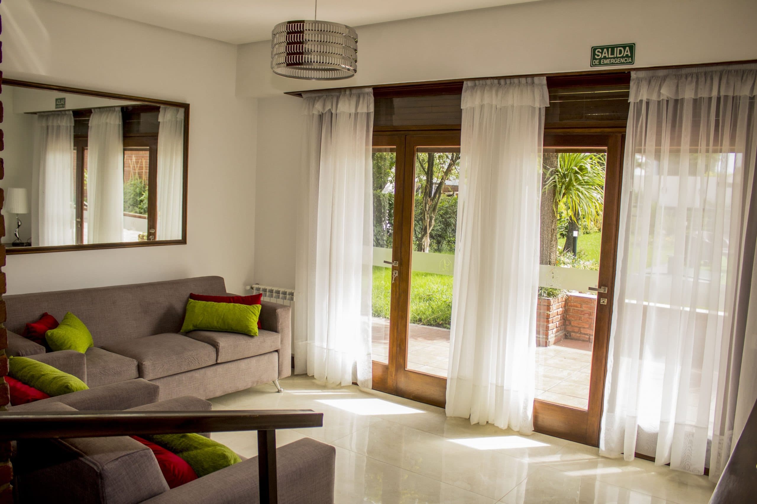 Sala de TV con salida al parque en Rincón de Lila